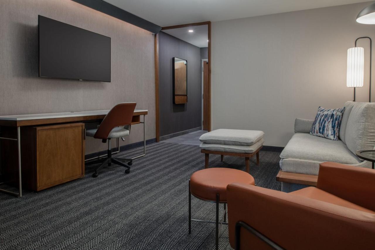 Courtyard By Marriott Olympia Hotel Kültér fotó