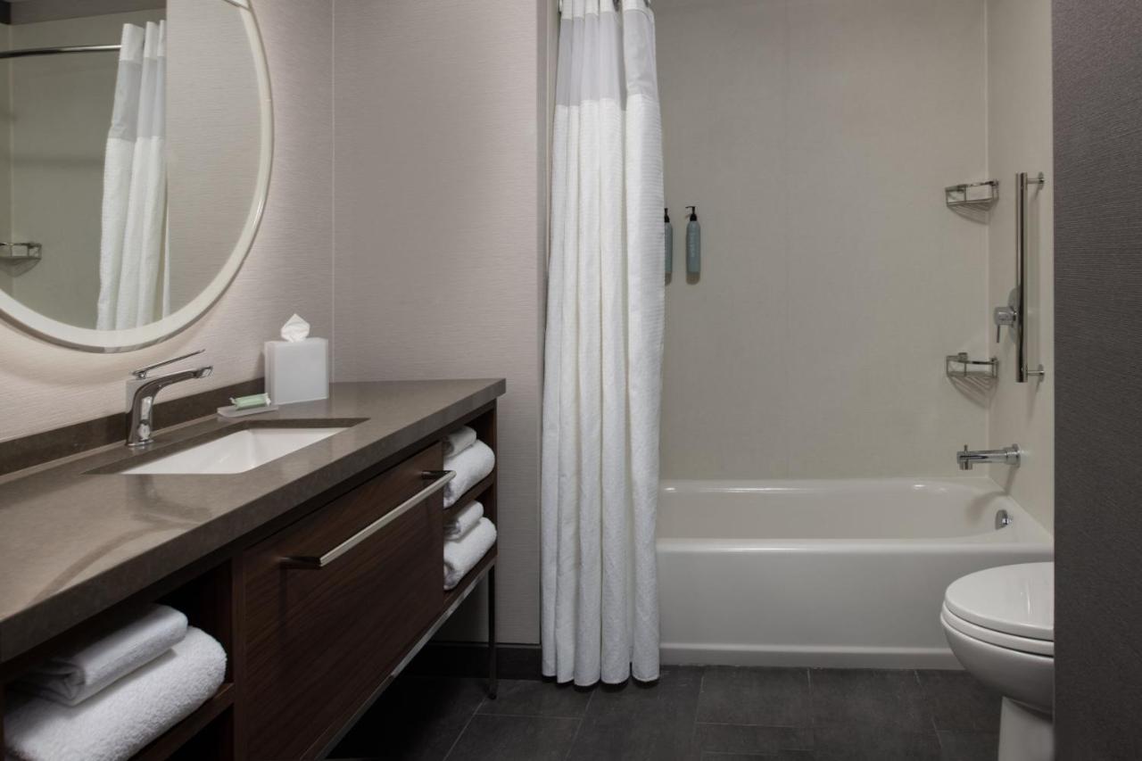 Courtyard By Marriott Olympia Hotel Kültér fotó